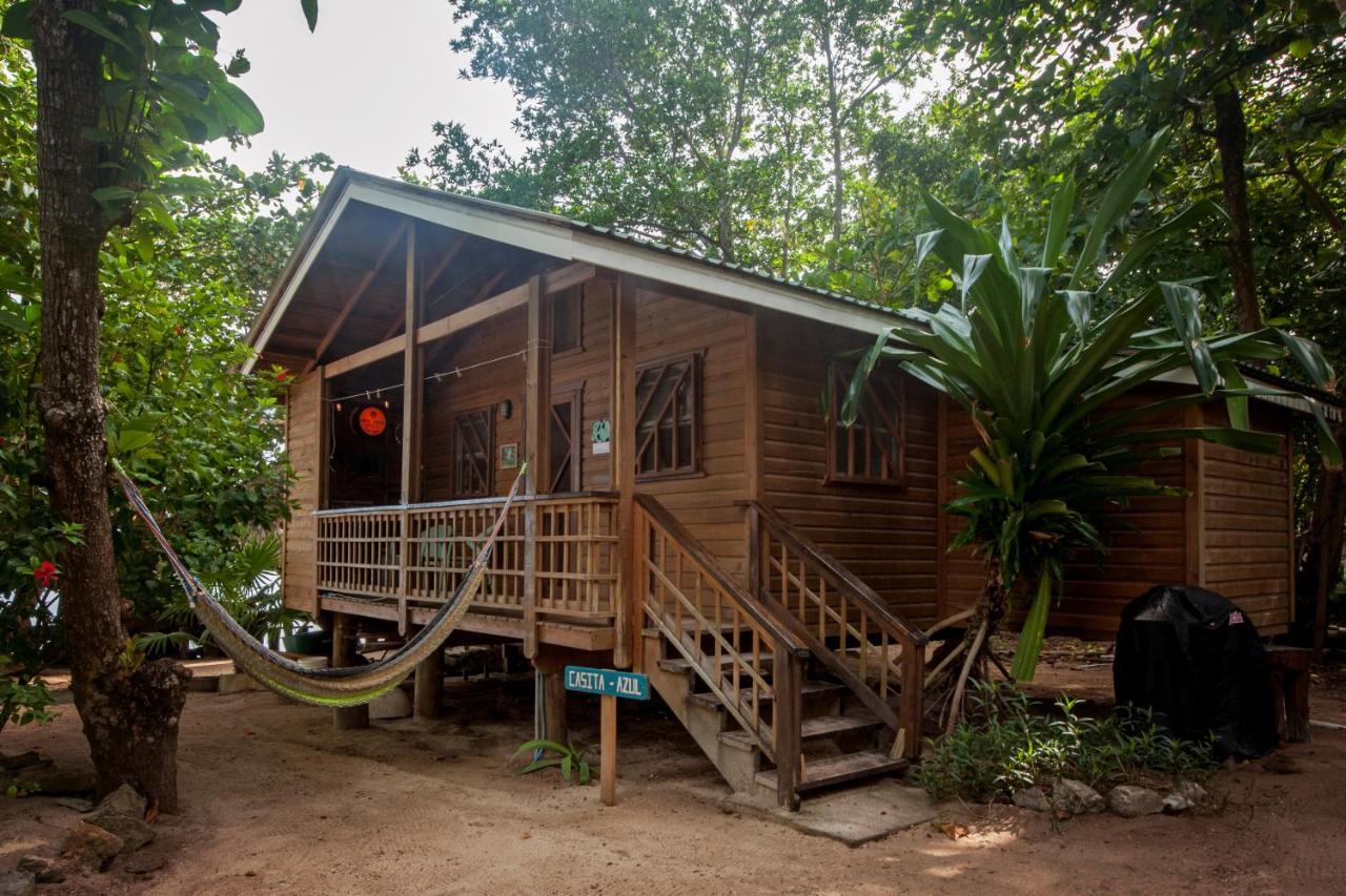 Blue Island Divers Casita Azul Villa Sandy Bay Exterior photo